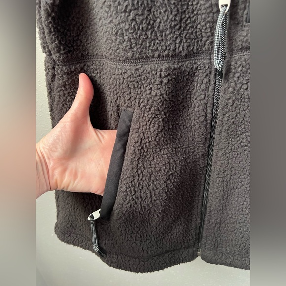 The North Face Women’s Cragmont Fleece Vest in TNF Black Size XS New - Picture 6 of 11